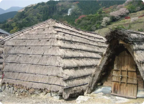 イメージ： 湯の花小屋