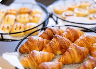 写真：京都河原町五条の朝食パン一例