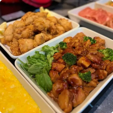 写真：朝食 ザンギと照り焼き