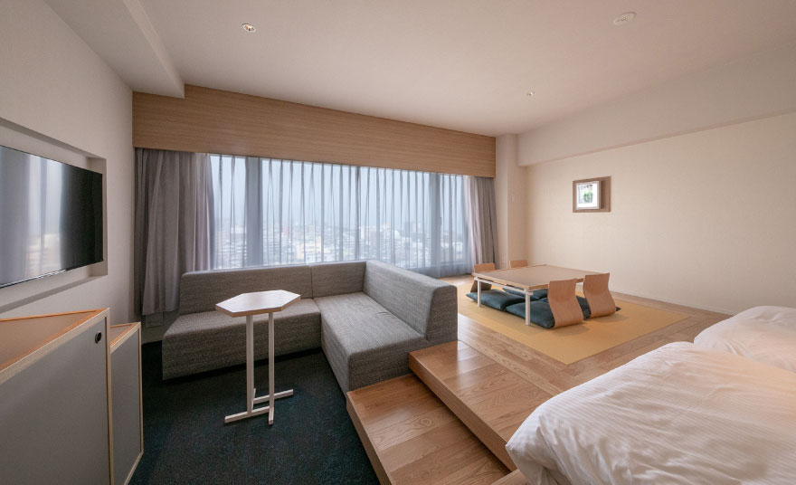 Superior Japanese/Western-Style Room